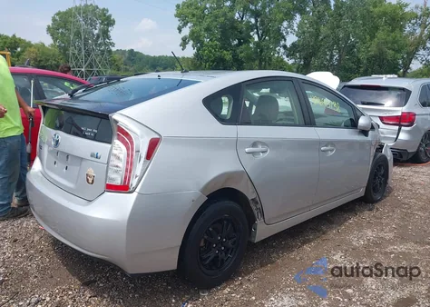 2014 Toyota Prius Two z USA, uszkodzony, nr VIN JTDKN3DU6E0377769